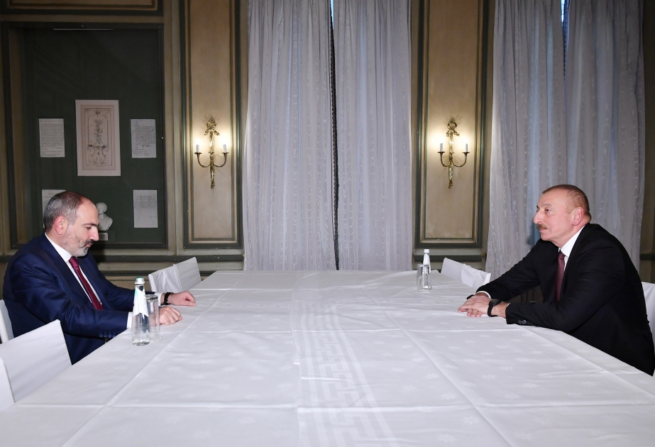 Treffen zwischen Präsident Ilham Aliyev und dem armenischen Premierminister Nikol Paschinjan VIDEO