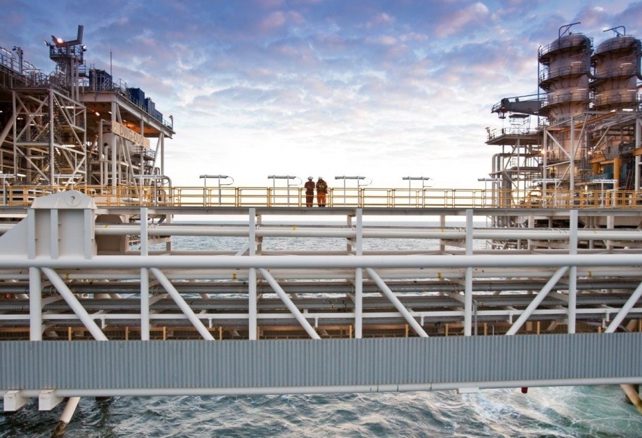 Azerbaiyán produjo 3,2 millones de toneladas de petróleo y 2.400 millones de metros cúbicos de gas natural comercial en enero