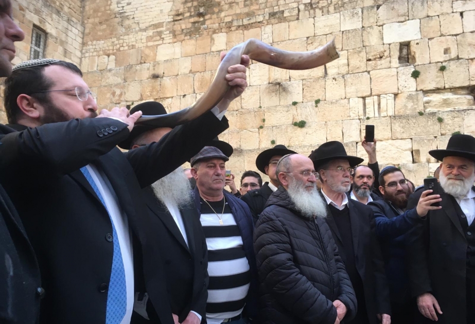 At the heart of the Jewish people’: Hundreds pray at Kotel for wellbeing of Chinese people