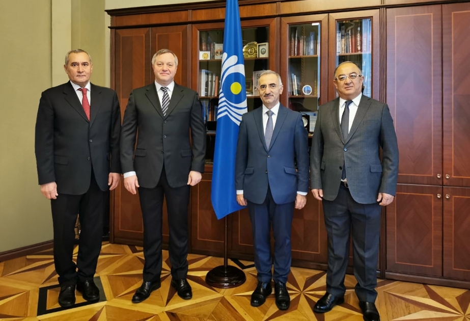 Sankt-Peterburqda rəqəmli texnologiyaların müasir inkişaf tendensiyaları müzakirə olunub