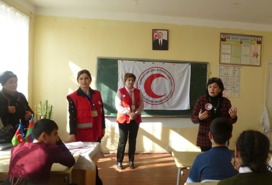 Yevlaxda məktəblilərə sağlamlıqla əlaqədar seminar keçirilib