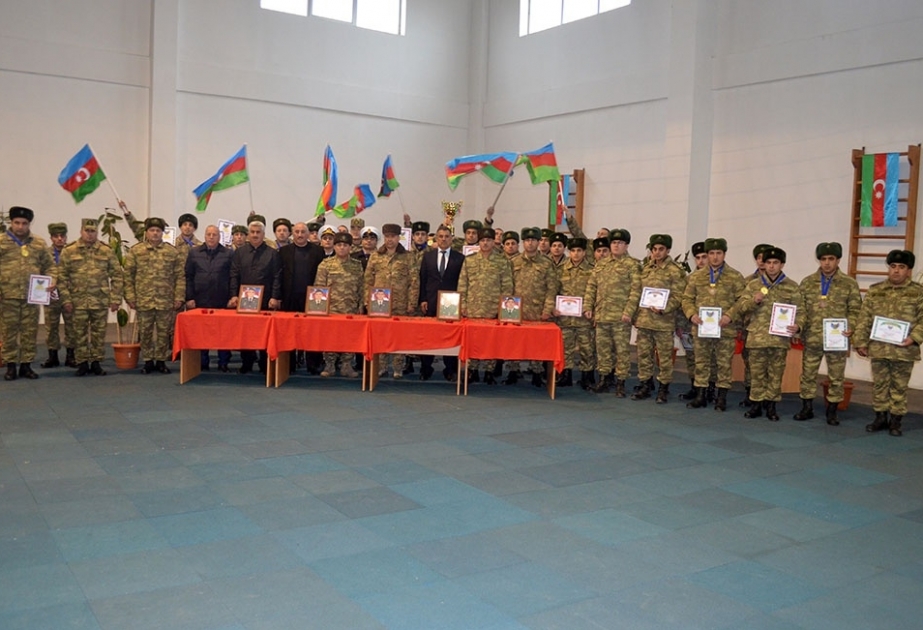 Azərbaycan Ordusunda daşqaldırma üzrə birincilik keçirilib