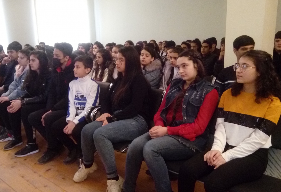 Salyanda “Sağlam həyat, sağlam gələcək” devizi altında maarifləndirmə xarakterli görüş keçirilib