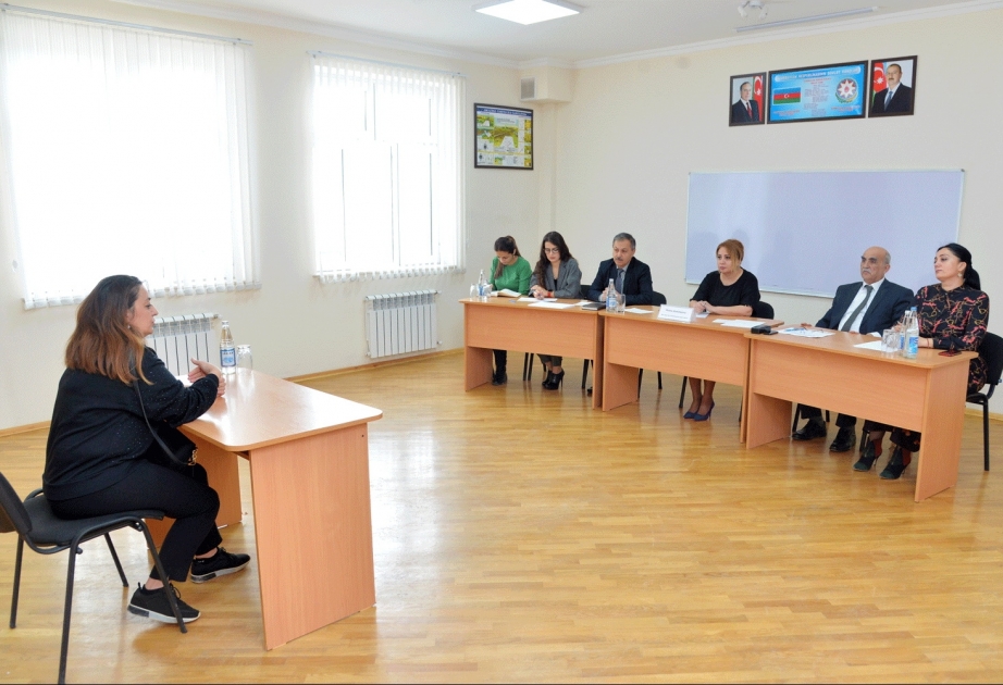 Bakının iki rayonu üzrə müəllim və valideynlərin müraciətləri dinlənilib