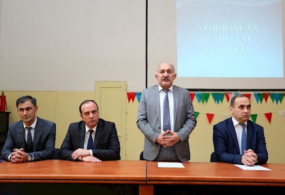 İlahiyyat İnstitutu abituriyentlərlə görüşlərini davam etdirir