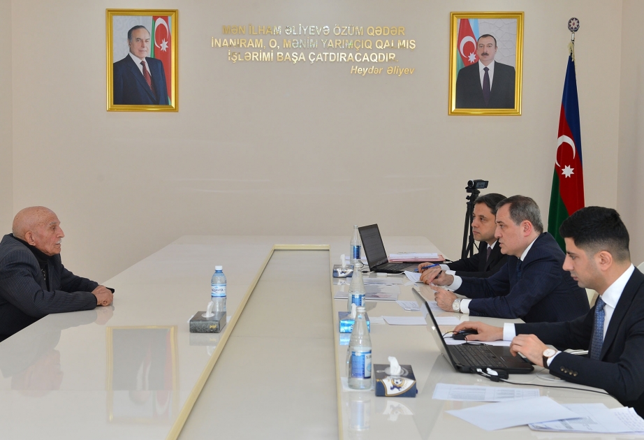 Təhsil naziri Kürdəmirdə vətəndaşları qəbul edib