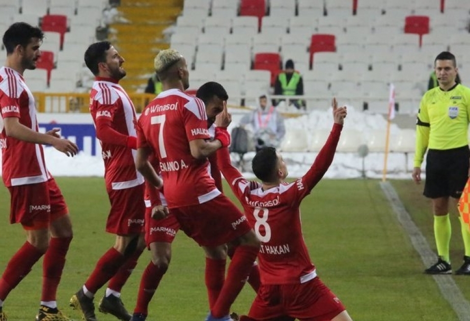 Türkiyə Superliqası: “Sivasspor” qələbə qazanaraq liderliyə yüksəlib