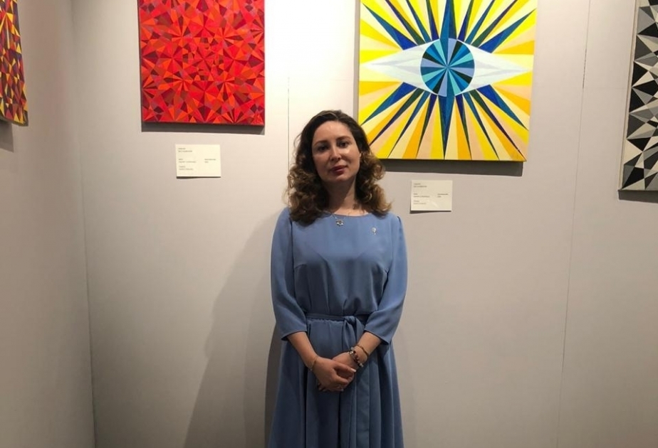 Obras de la artista azerbaiyana se presentaron en la Feria de Arte Contemporáneo de Moscú