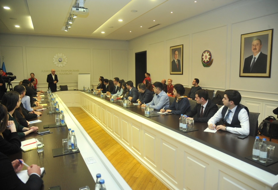 Gənclərin liderlik bacarıqlarının inkişaf etdirilməsi aktual məsələlərdəndir