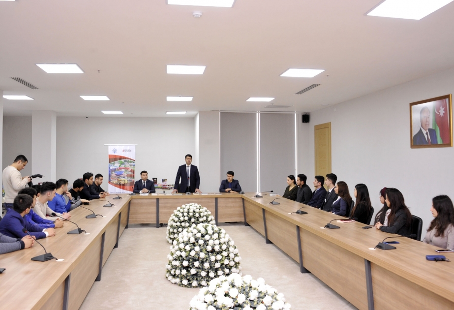 YAP könüllüləri tərəfindən Gürcüstanda yaşayan soydaşlarımız üçün toplanan dərsliklərin təqdimatı olub
