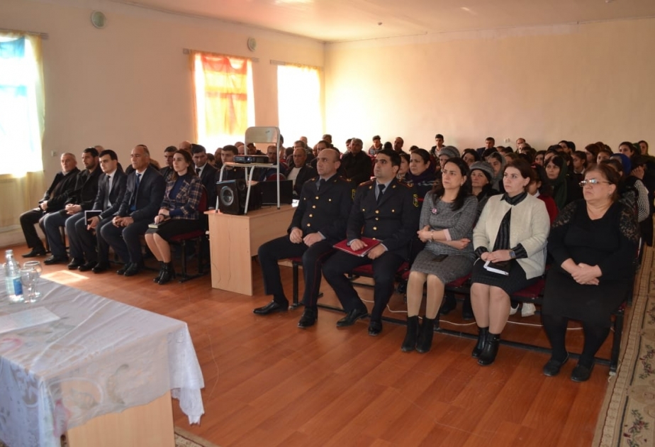 Polis əməkdaşları məktəblilərə narkomaniyanın fəsadları barədə məlumat veriblər