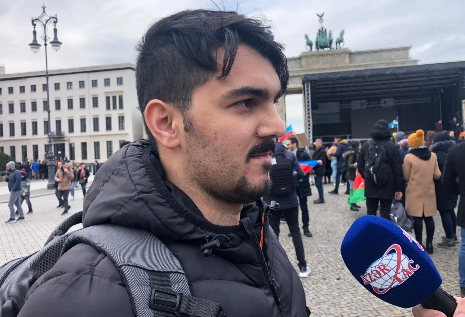 Айхан Алиев: Горжусь, что азербайжанские студенты активно участвуют в сегодняшнем митинге