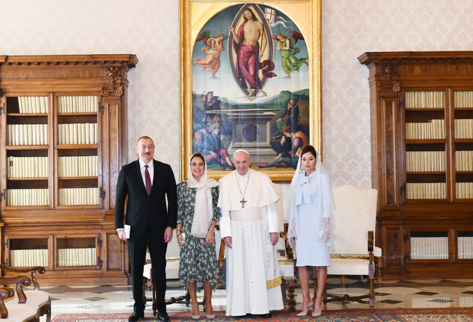 President Ilham Aliyev and first lady Mehriban Aliyeva met with Pope Francis in Vatican VIDEO