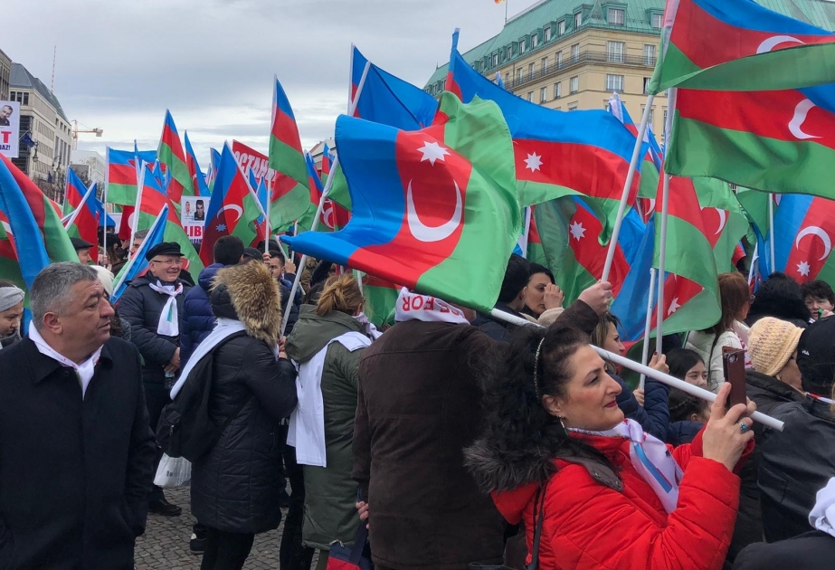 В Берлине начался Общеевропейский Карабахский митинг ВИДЕО