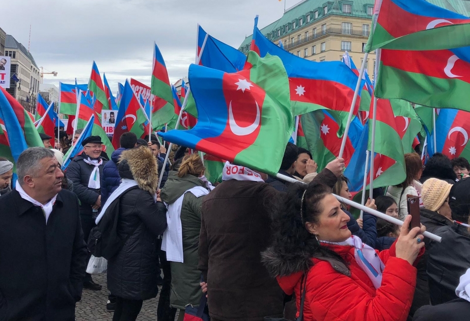 La manifestación paneuropea de Karabaj arranca en Berlín