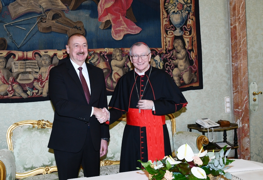 Prezident İlham Əliyevin Vatikanda Müqəddəs Taxt-Tacın dövlət katibi kardinal Pietro Parolin ilə görüşü olub  Birinci vitse-prezident Mehriban Əliyeva Papa Cəngavər Ordeninin ən ali dərəcəsinə layiq görülüb YENİLƏNİB VİDEO