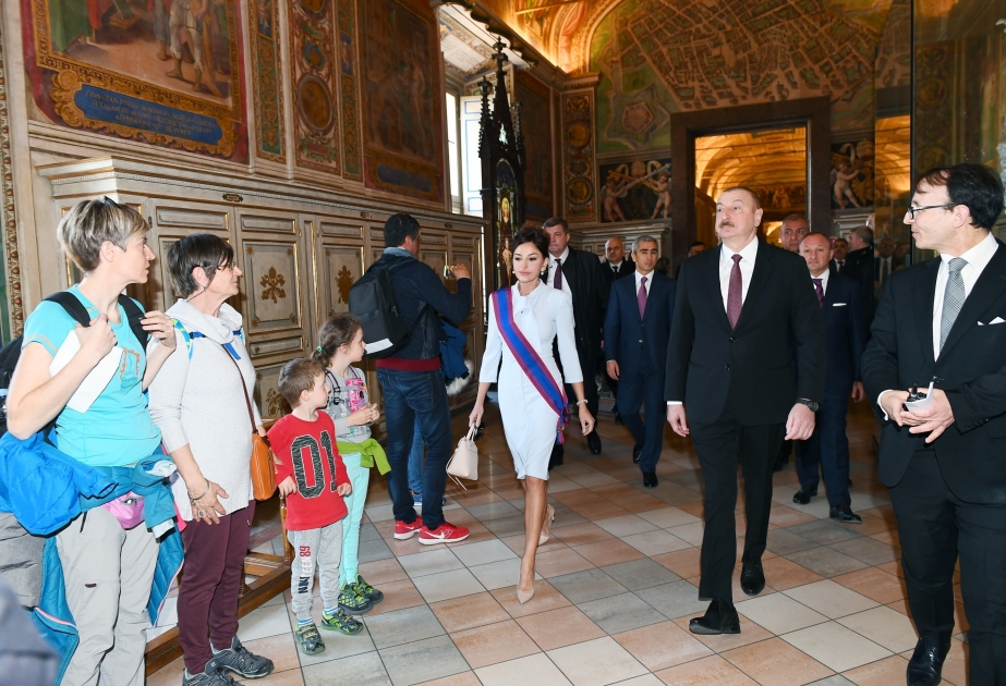 Vatican : le président Ilham Aliyev et son épouse Mehriban Aliyeva visitent la Chapelle Sixtine et la Basilique Saint-Pierre VIDEO