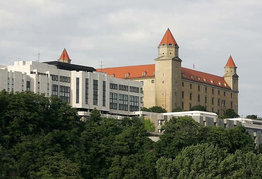 Sağçı-radikallar Slovakiya parlamentində üçüncü ən güclü qüvvəyə çevrilə bilər