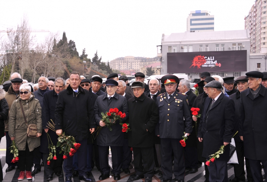 Ağsaqqallar Şurasının üzvləri “Ana harayı” abidəsini ziyarət ediblər