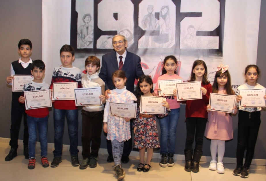 “Xocalı-şəhid şəhər” rəsm müsabiqəsinin yekun sərgisi açılıb
