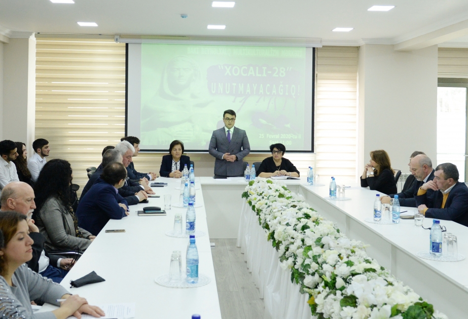 Multikulturalizm Mərkəzində Xocalı soyqırımının ildönümünə həsr olunan dəyirmi masa keçirilib