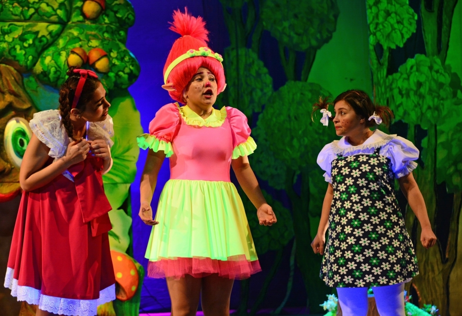 Gənc Tamaşaçılar Teatrı “Şən Elf və cadugər” tamasasını azyaşlılar üçün göstərəcək