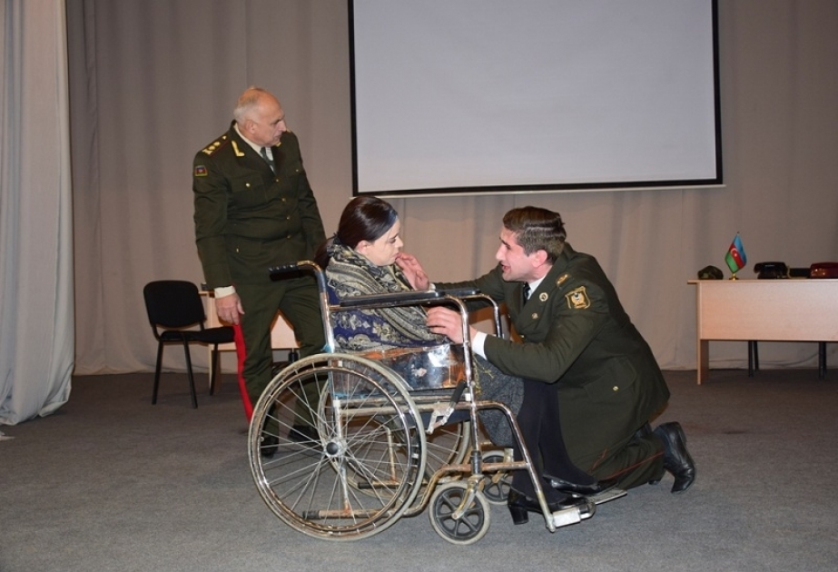 Şuşa teatrının aktyorları Masallıda “Əsgər papağı” tamaşasını oynayıblar