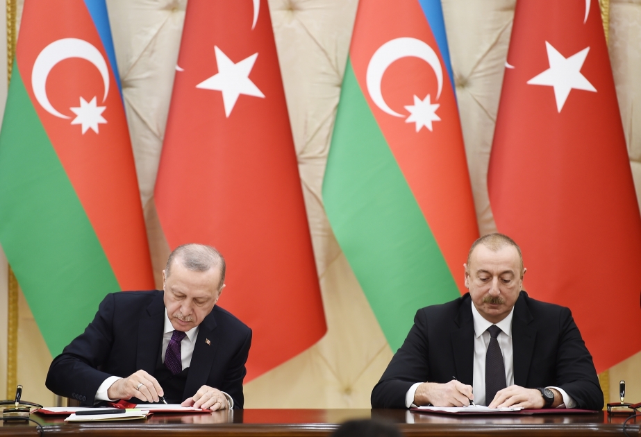 Aserbaidschan und Türkei unterzeichnen Dokumente VIDEO