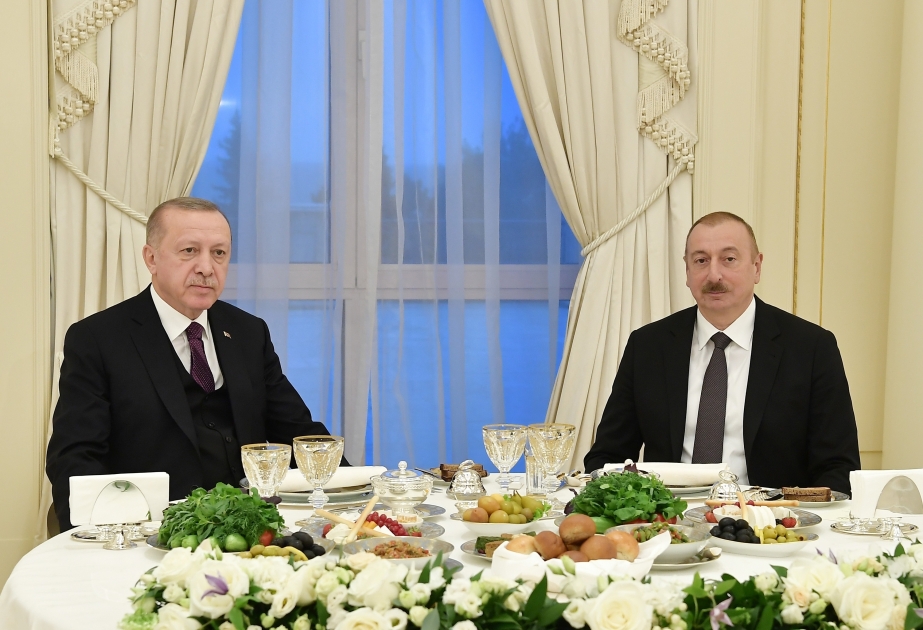 Bakou : un banquet offert en l'honneur du président turc VIDEO