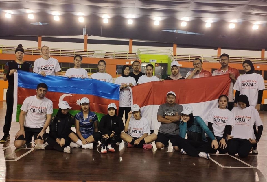 İndoneziyanın “Cakarta” voleybol klubunun üzvləri Xocalı soyqırımı qurbanlarının xatirəsini yad ediblər