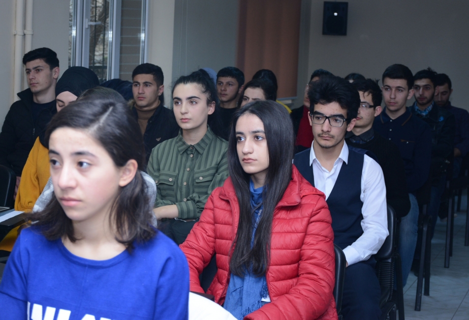 İlahiyyat İnstitutunun tələbələri üçün ingilis dili kursu təşkil olunub