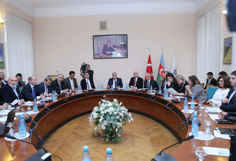DİA-da "Regional davamlı inkişafın idarə edilməsində enerji və nəqliyyat" mövzusunda beynəlxalq konfrans keçirilib