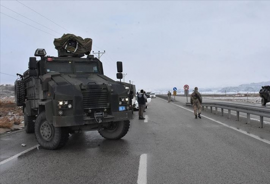 Türkiyədə hərbi avtomobilin raketlə vurulması nəticəsində bir nəfər həlak olub