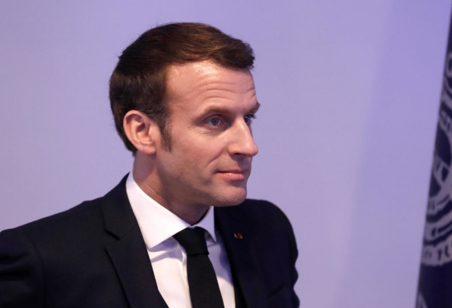 Macron suspende desplazamientos que no sean por el Covid-19