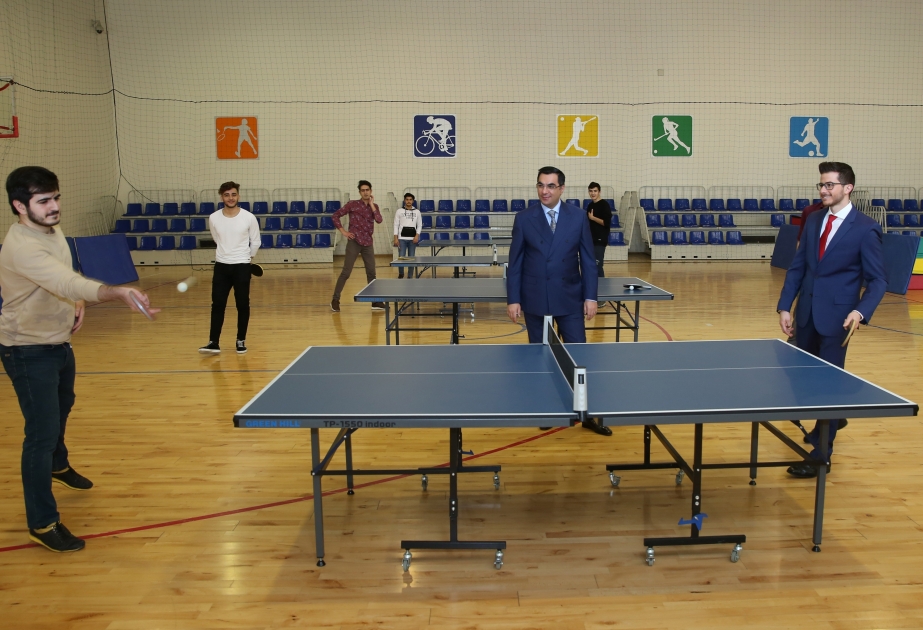 Israeli ambassador plays table tennis with BHOS student