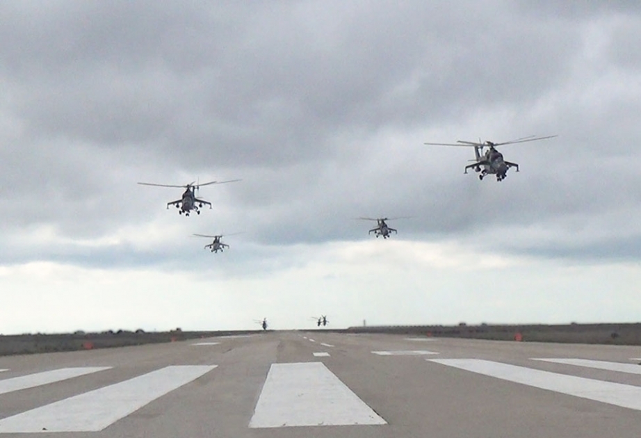 Redespliegue de la aviación de combate realizado durante las maniobras del ejército azerbaiyano