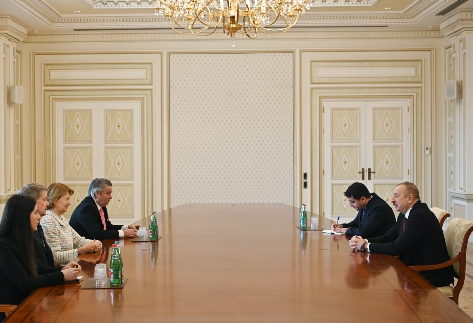 阿塞拜疆总统接见英国首相负责阿塞拜疆贸易的特使率领的代表团