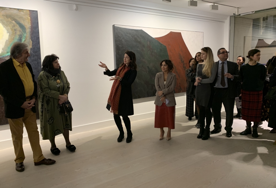 阿塞拜疆画家作品展在伦敦拉开帷幕