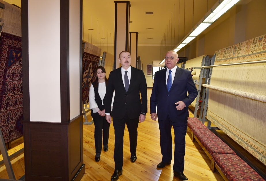 Ilham Aliyev se familiarizó con la actividad de la sucursal de Agstafa de la OJSC "Azerkhalcha"