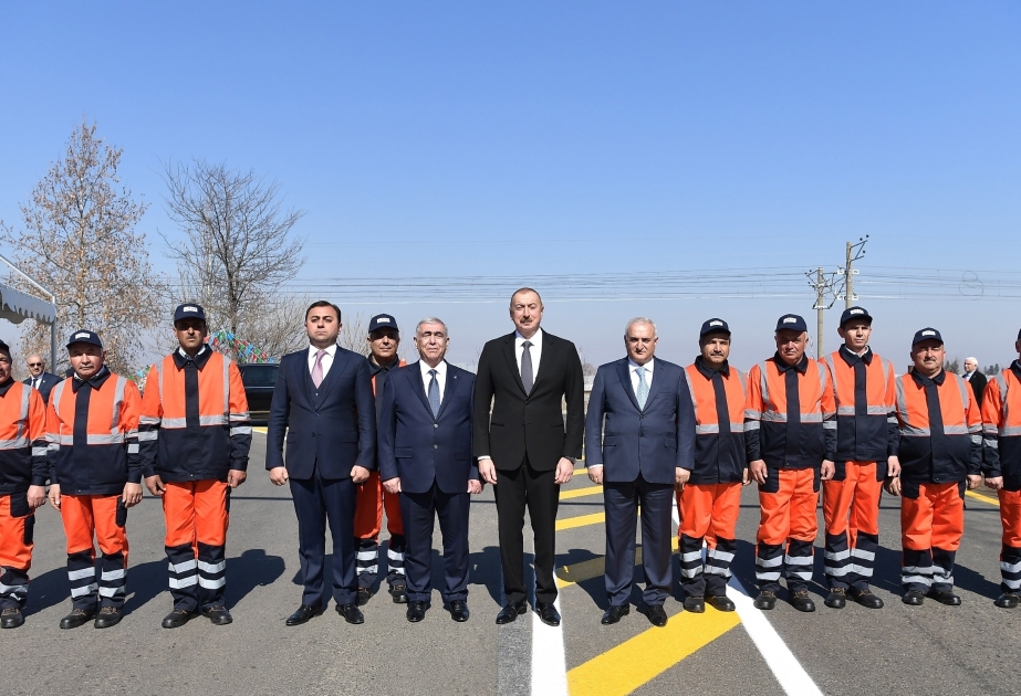 Präsident Ilham Aliyev weiht rekonstruierte Autostraße in Tovuz Region ein VIDEO