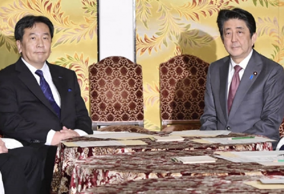 Şinzo Abe fövqəladə vəziyyətin tətbiqi üçün müxalifət partiyalarının liderləri ilə müzakirələr aparır