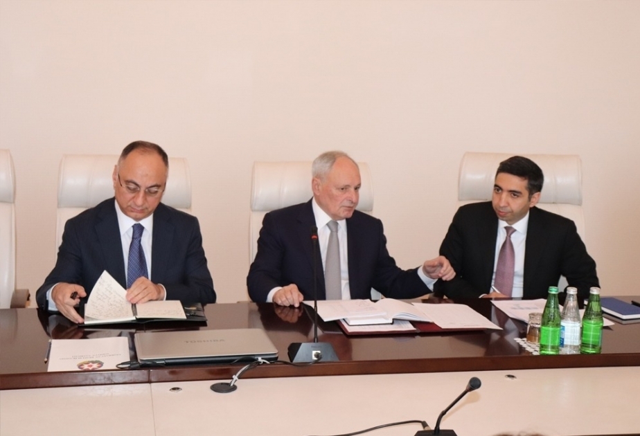 Ministerio de Salud de Azerbaiyán celebra una reunión ampliada sobre la amenaza del coronavirus
