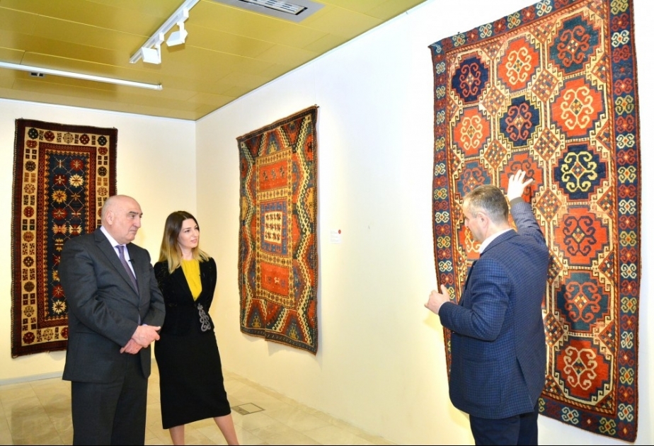 افتتاح المعرض بعنوان "كنزنا الثري" في المتحف الوطني للسجاد