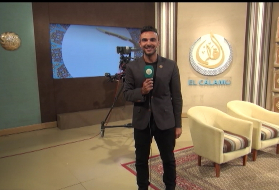 Producer und Moderator der Kultursendung “El Cálamo” des argentinischen öffentlichen Fernsehsenders Khalid Ayar