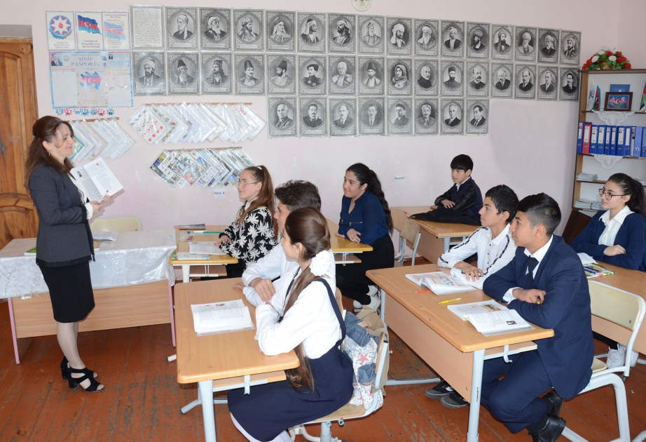 “Bizim müəllim” layihəsi davam edir