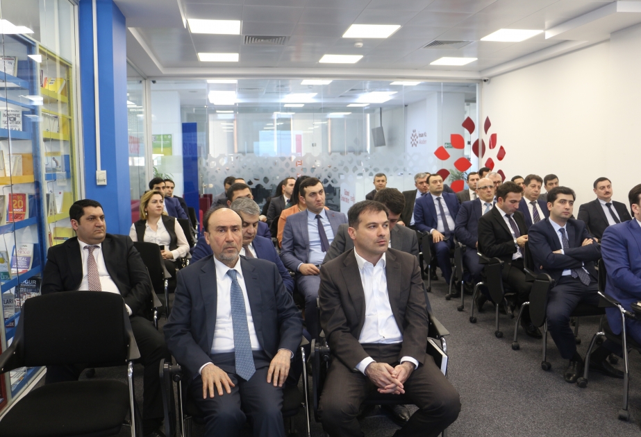 Bancos de Azerbaiyán se unen al programa de autoempleo