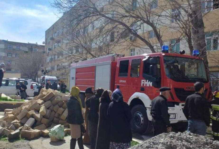 Şirvanda beşmərtəbəli yaşayış binasında yanğın baş verib