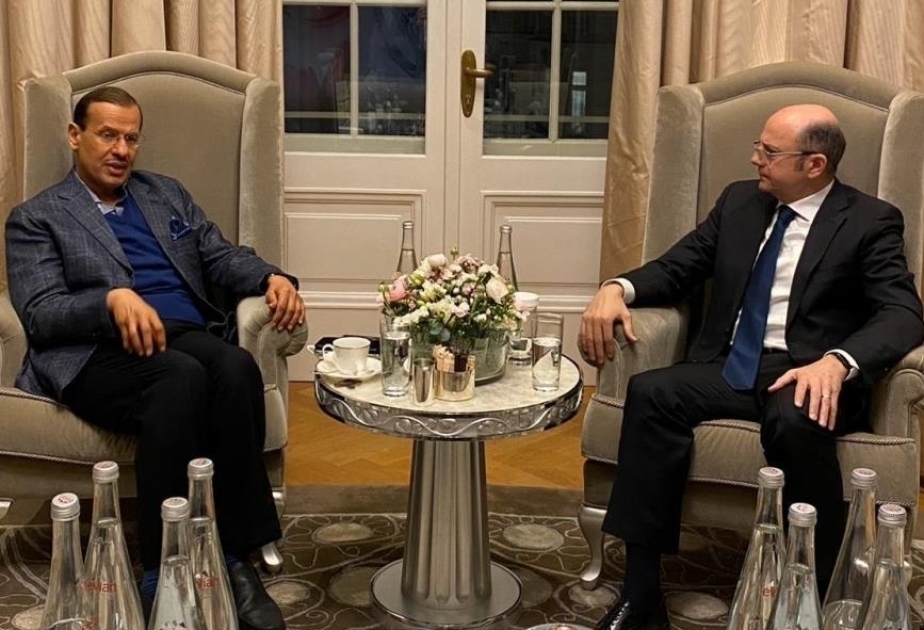 Ministro azerbaiyano discute la regulación del mercado petrolero en Viena