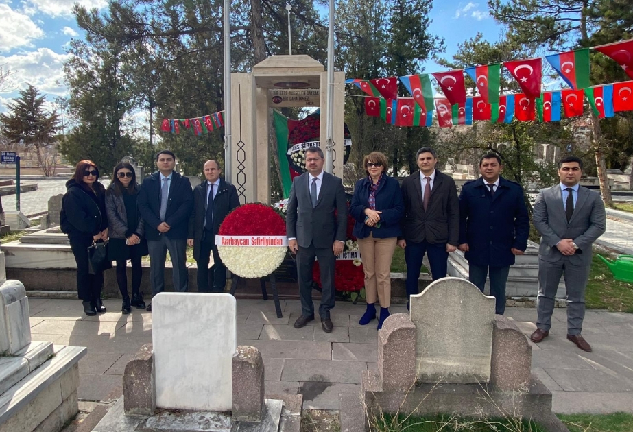 Məhəmməd Əmin Rəsulzadənin məzarı ziyarət edilib
