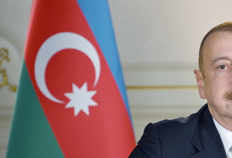 El presidente felicita a la Sociedad de la Media Luna Roja de Azerbaiyán